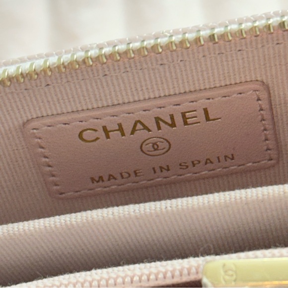 Chanel Pink Quilted Wallet - Picture 7 of 13